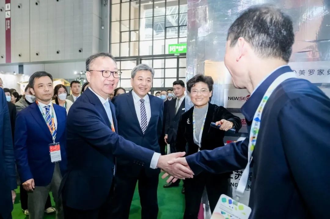 力為華夏添錦繡，織就神州好生活！2023中國紡聯(lián)春季聯(lián)展開幕式暨棉紡消費(fèi)季活動(dòng)啟動(dòng)儀式舉行