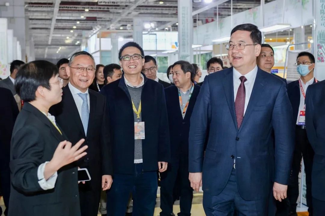 力為華夏添錦繡，織就神州好生活！2023中國紡聯(lián)春季聯(lián)展開幕式暨棉紡消費(fèi)季活動(dòng)啟動(dòng)儀式舉行