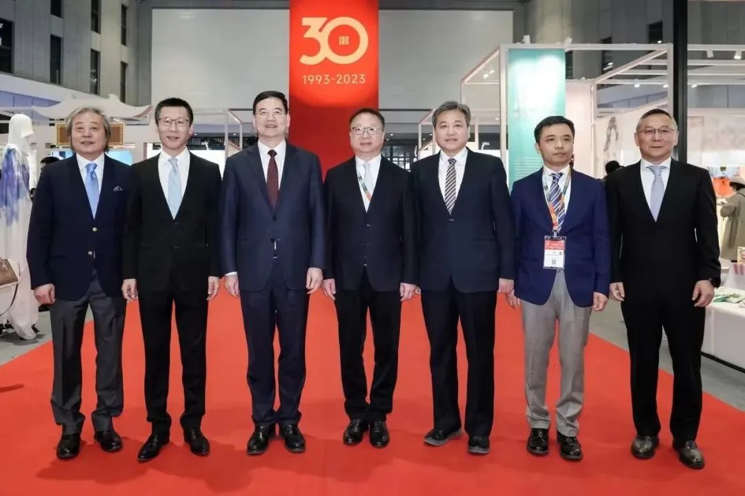 力為華夏添錦繡，織就神州好生活！2023中國紡聯(lián)春季聯(lián)展開幕式暨棉紡消費(fèi)季活動(dòng)啟動(dòng)儀式舉行