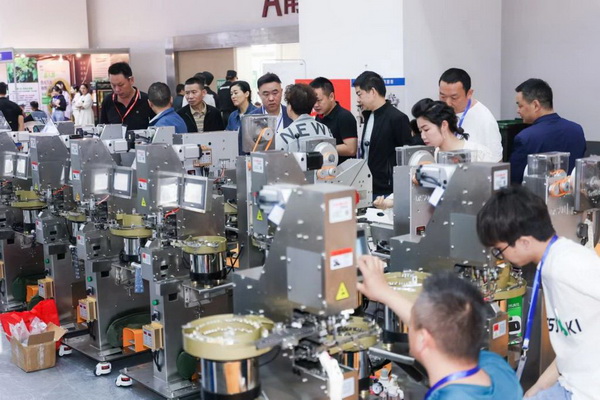 潮起江城，面向未來(lái) | 2023武漢國(guó)際紡織面料及輔料博覽會(huì)啟幕