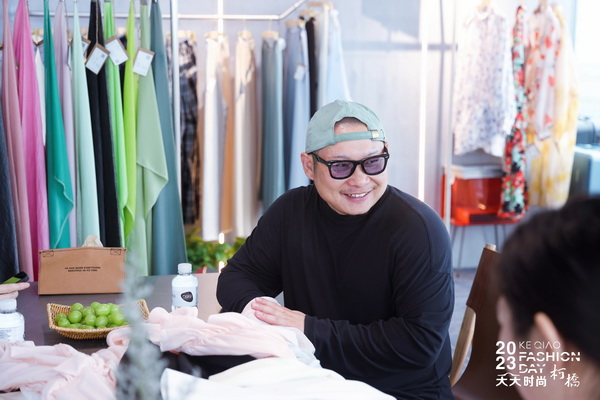 精準(zhǔn)對(duì)接，暢談合作！經(jīng)緯大師梁宇走進(jìn)柯橋面料企業(yè)