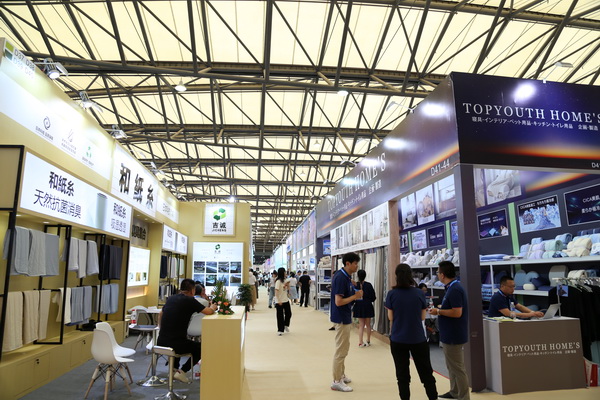 山東292家企業(yè)齊聚31屆華交會，青島家紡展團大放異彩