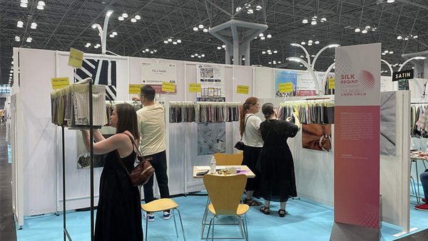 50家企業(yè)強(qiáng)勢(shì)亮相！柯橋品牌&ldquo;抱團(tuán)出海&rdquo; 競(jìng)爭(zhēng)力