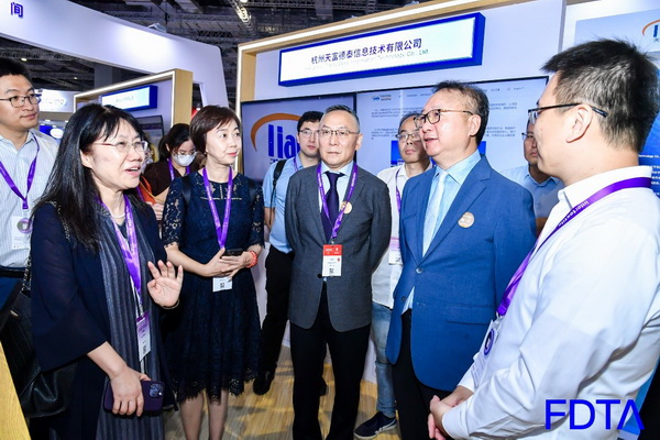 聚焦五大應(yīng)用場(chǎng)景，Digital Fashion推動(dòng)數(shù)字技術(shù)與時(shí)尚產(chǎn)業(yè)有機(jī)融合