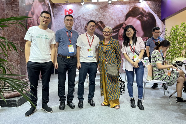 勁速實業(yè)再次火爆INTERFOLIRER展