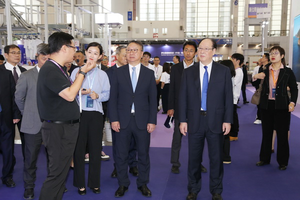 &ldquo;潮涌東方、風(fēng)尚寧波&rdquo;--2023寧波時(shí)尚節(jié)暨第27屆寧波國(guó)際服裝節(jié)盛大啟幕