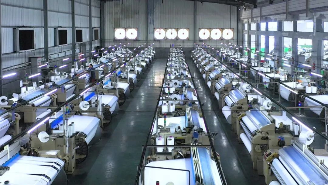 萬興?。合蛐绿豳|(zhì)，打造首選梭織面料合作伙伴