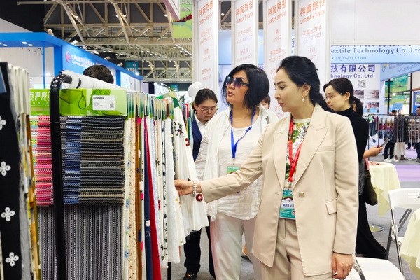 向&ldquo;新&rdquo;而生 逐&ldquo;質(zhì)&rdquo;而行！2024中國(guó)紹興柯橋國(guó)際紡博會(huì)（春季） 隆重開(kāi)幕