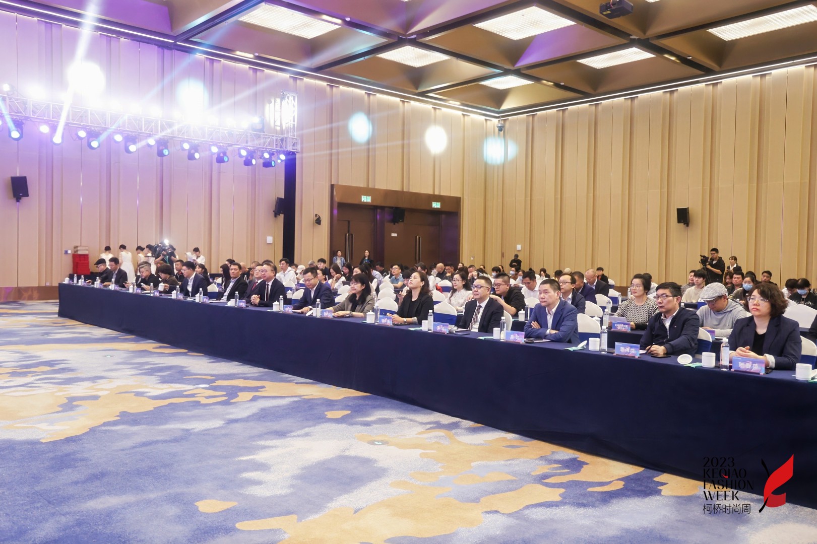 人才先行，制勝未來！第九屆十佳紡織面料設計師及培養(yǎng)先進單位評選頒獎典禮于柯橋舉辦