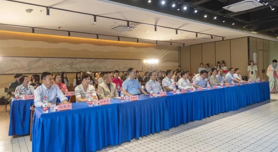 &ldquo;華服雅韻&rdquo;在運(yùn)河原點(diǎn)上演，江蘇服裝設(shè)計(jì)行業(yè)職業(yè)能力競(jìng)賽揭曉