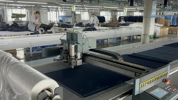 風(fēng)華七十載，再創(chuàng)新輝煌---青島環(huán)球服裝股份有限公司舉辦七十周年慶典暨青島服裝產(chǎn)業(yè)鏈與新質(zhì)生產(chǎn)力座談會(huì)