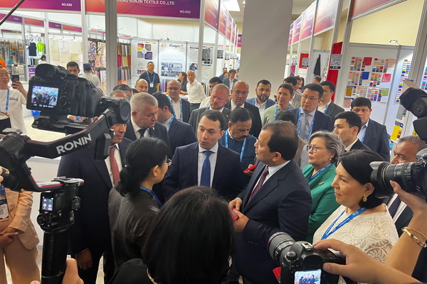 46家企業(yè)組團(tuán)參展！柯橋首個(gè)中亞紡織展在烏茲別克斯坦舉行