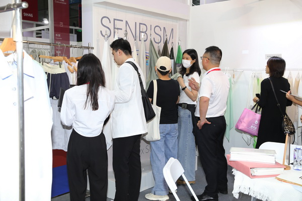 覓良品，謀合作！2024intertextile大灣區(qū)展組織服裝設(shè)計(jì)師組隊(duì)走進(jìn)中國(guó)流行面料入圍企業(yè)