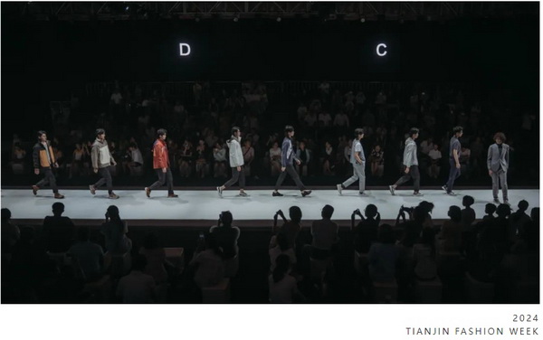 致力于打造民族定制品牌！艾思萊薩新品在天津時(shí)裝周圓滿發(fā)布
