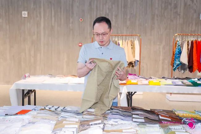 中國流行面料如何煥新當(dāng)代設(shè)計？聯(lián)動雅瑩集團，這場評審會為好創(chuàng)意持續(xù)加碼