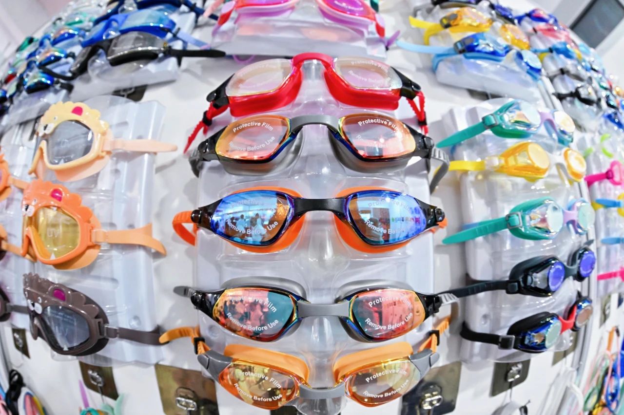 &ldquo;泳&rdquo;動(dòng)興城！2024東北亞（興城）國(guó)際泳裝博覽會(huì)開幕