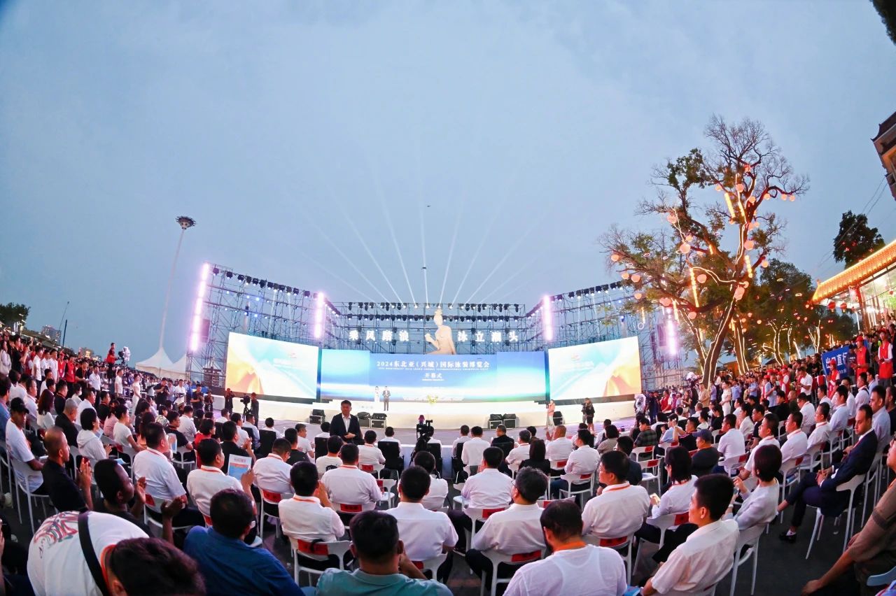 &ldquo;泳&rdquo;動(dòng)興城！2024東北亞（興城）國(guó)際泳裝博覽會(huì)開幕