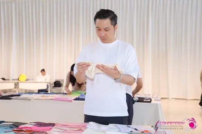中國流行面料如何煥新當(dāng)代設(shè)計？聯(lián)動雅瑩集團，這場評審會為好創(chuàng)意持續(xù)加碼