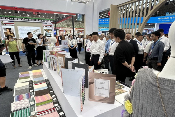 36家毛織企業(yè)抱團參展中國（鄂爾多斯）國際羊絨羊毛展覽會，提升大朗品牌知名度 