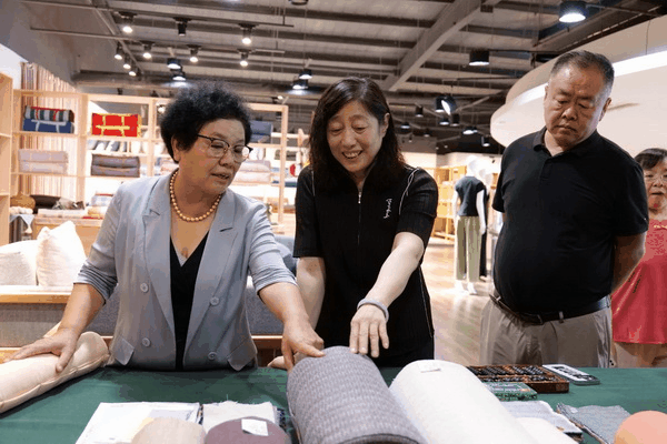 勞模、低碳、AI、新材料&hellip;&hellip;紡織行業(yè)專精特新中小企業(yè)走進石家莊