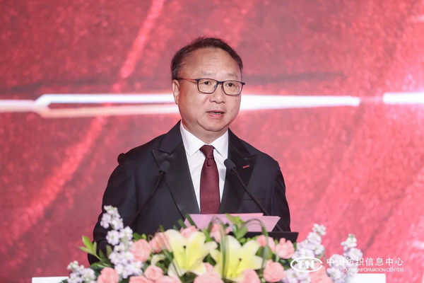 中國紡聯(lián)會長孫瑞哲：以精誠為神、以日新為道，為中國紡織事業(yè)而努力