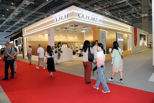 7A家具面料亮相2024intertextile秋冬家紡展，引起圍觀