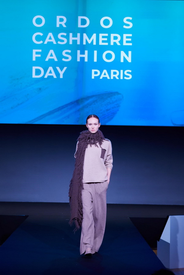 乘風(fēng)馭海，踏浪而升，鄂爾多斯市羊絨時尚日強勢登陸巴黎時裝周