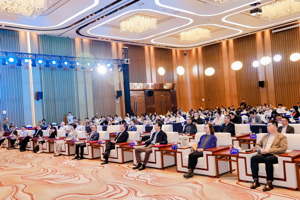 時(shí)尚驅(qū)動(dòng) 加“數(shù)”創(chuàng)新 | 2024時(shí)尚產(chǎn)業(yè)數(shù)字化發(fā)展大會(huì)圓滿(mǎn)舉行