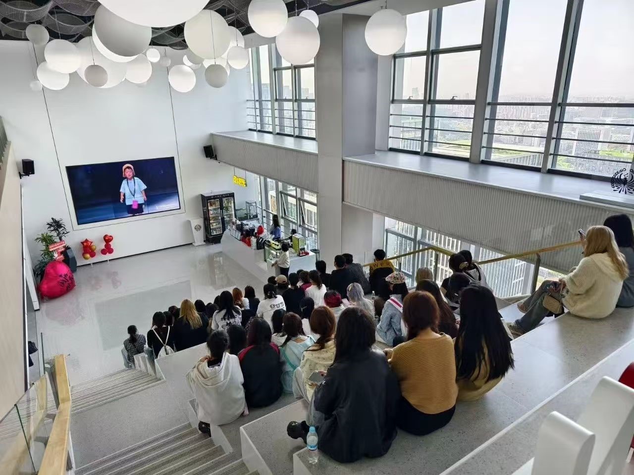 鴻天集團:深化校企合作 共育行業(yè)英才