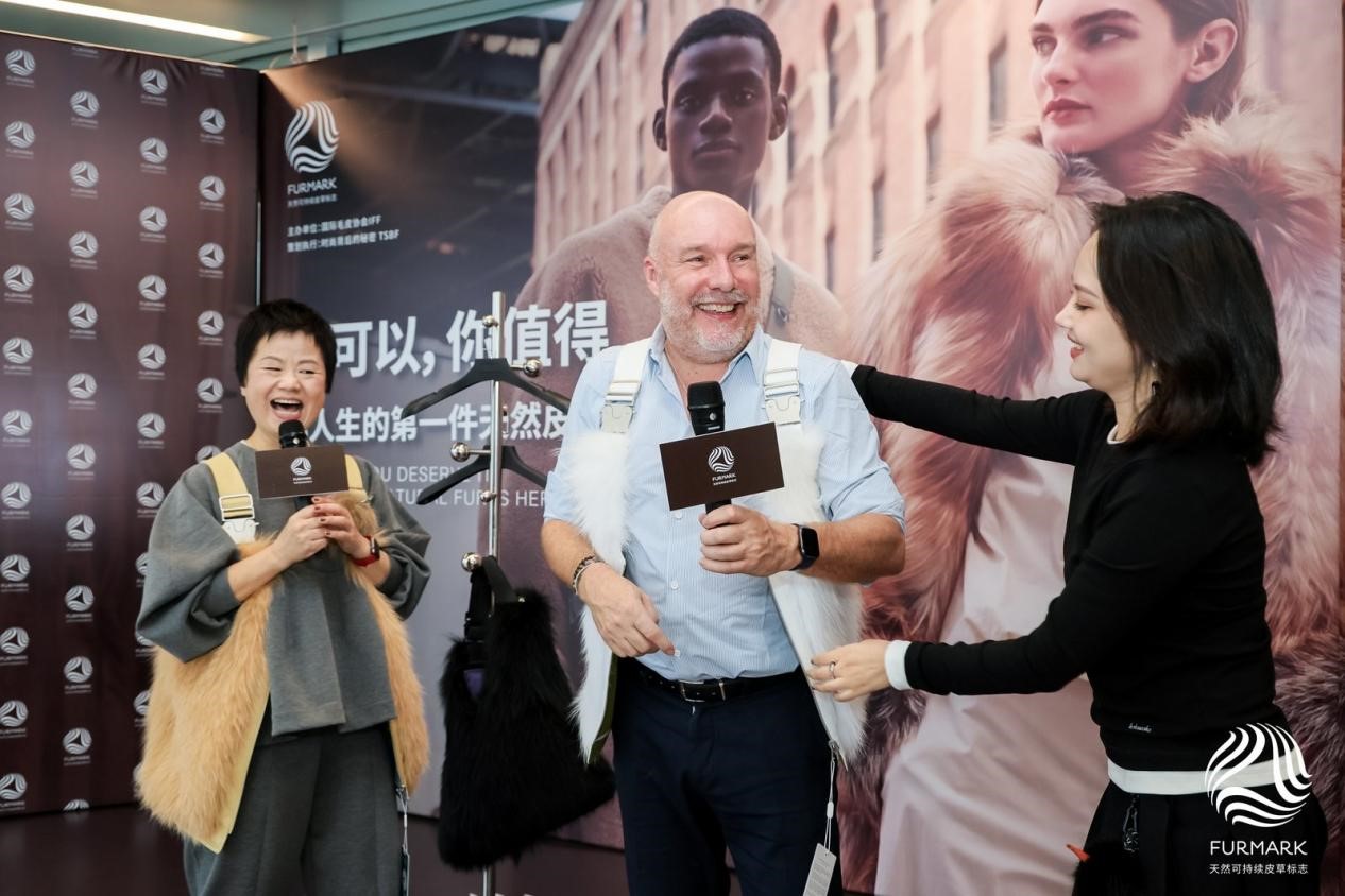 國際毛皮協(xié)會(huì)IFF定制禮物來襲，是時(shí)尚博主們整個(gè)愛住的天然皮草單品！