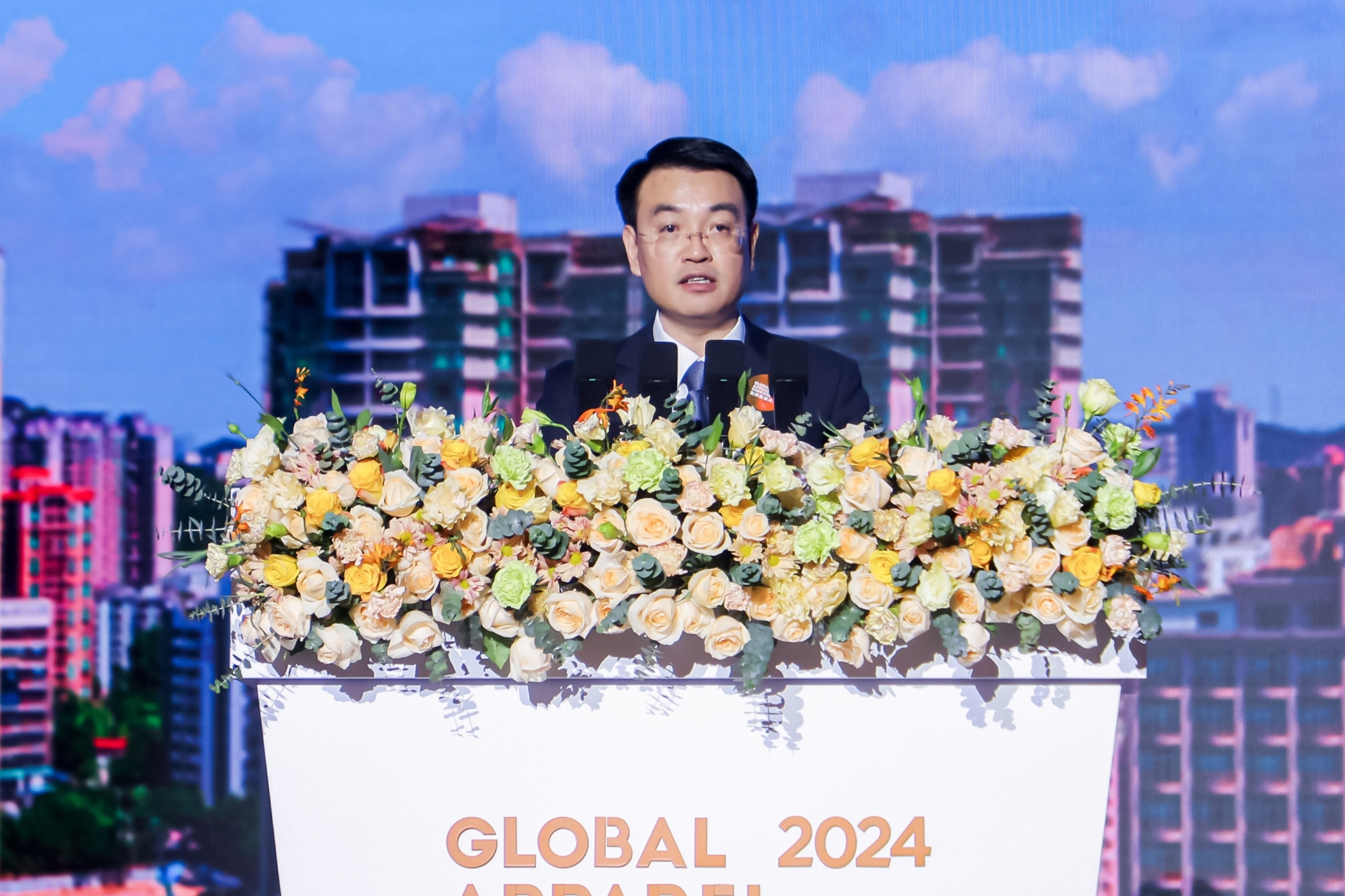 &ldquo;融和&rdquo;20個(gè)國家和地區(qū)服裝精英，2024世界服裝大會在東莞虎門開幕