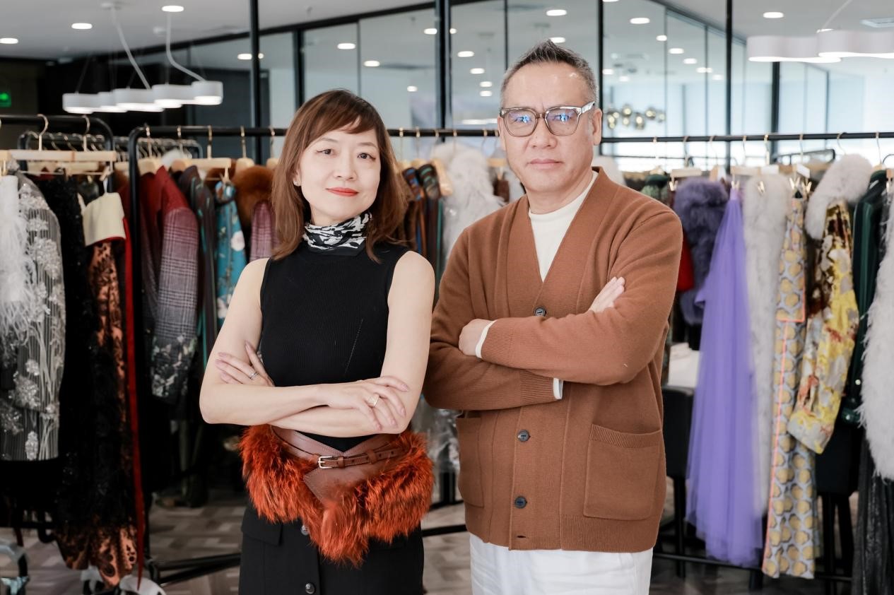 攜手玖姿JUZUI創(chuàng)意總監(jiān)王陶Taoray Wang 老錢皮草紐約時裝周成新貴