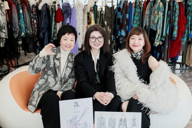 攜手玖姿JUZUI創(chuàng)意總監(jiān)王陶Taoray Wang 老錢皮草紐約時裝周成新貴