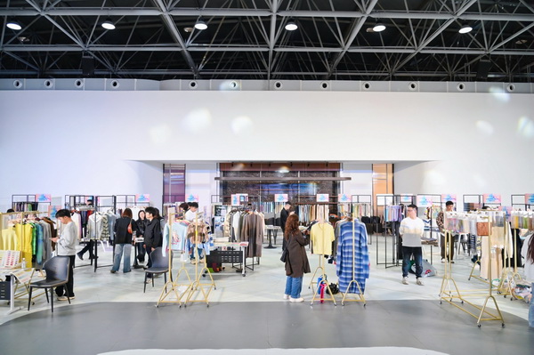 共同推動紡織服裝行業(yè)繁榮發(fā)展--2025東莞市紡織服裝產(chǎn)銷對接會在大朗盛大啟幕