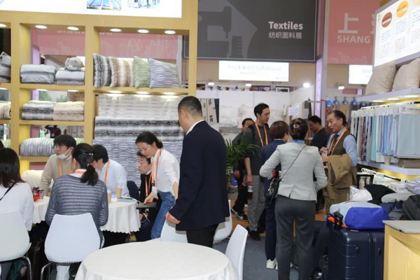 識變應(yīng)變 拓展外貿(mào)新空間！第33屆華東進(jìn)出口商品交易會盛大開幕