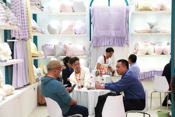 識變應(yīng)變 拓展外貿(mào)新空間！第33屆華東進(jìn)出口商品交易會盛大開幕