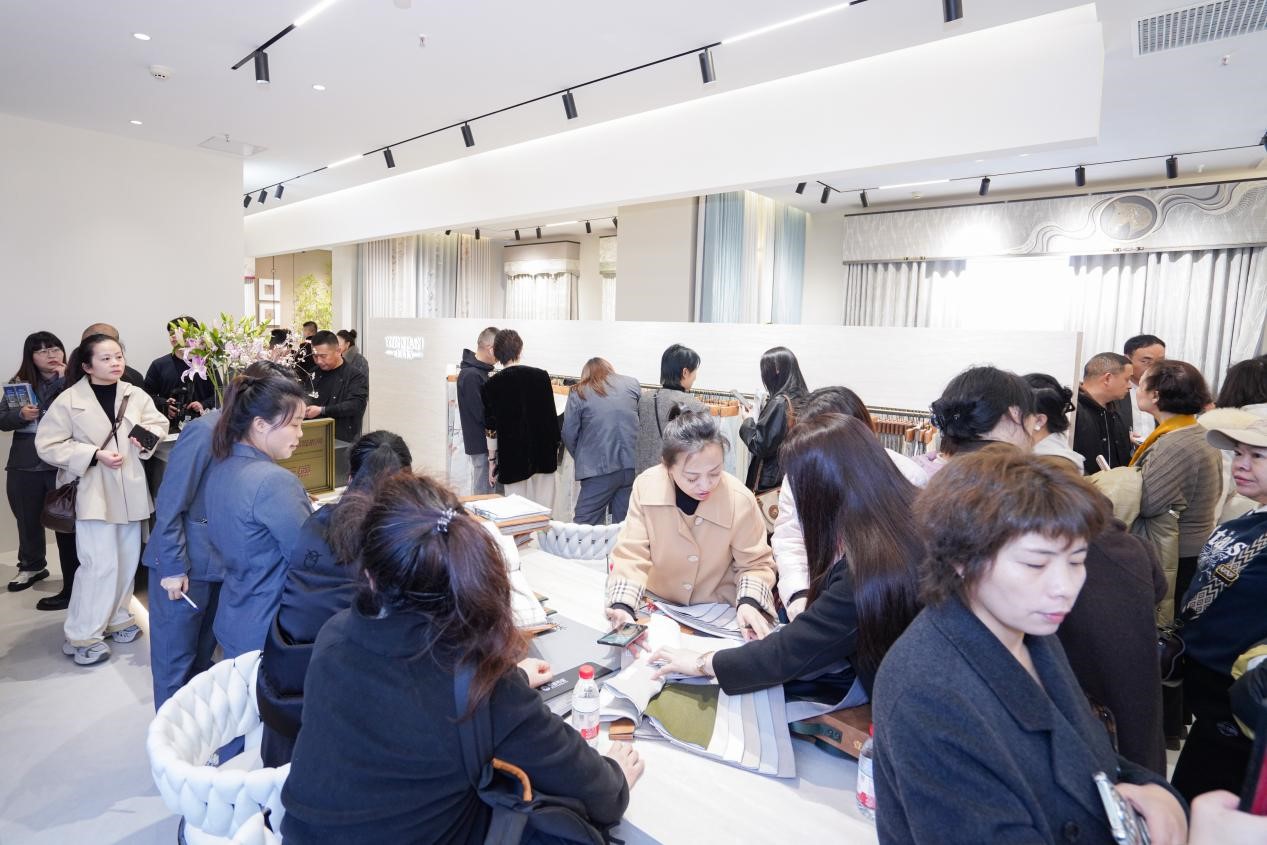 智造織就未來(lái)，錦韻潮動(dòng)全球！2025海寧春季家博會(huì)今日啟幕