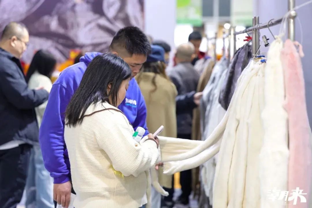 向&ldquo;心&rdquo;而生 逐&ldquo;質(zhì)&rdquo;而行 2025海寧中國國際皮革毛皮時裝面輔料展盛大開幕