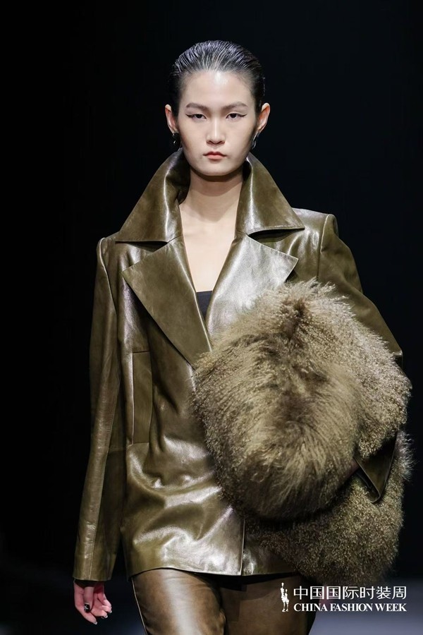 胡瑩瑩的精神內(nèi)核“ARTEMIS·自由悅己” 設(shè)計(jì)師品牌Y2FREEDOM秋冬系列北京綻放