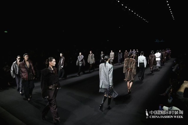 胡瑩瑩的精神內(nèi)核“ARTEMIS·自由悅己” 設(shè)計(jì)師品牌Y2FREEDOM秋冬系列北京綻放