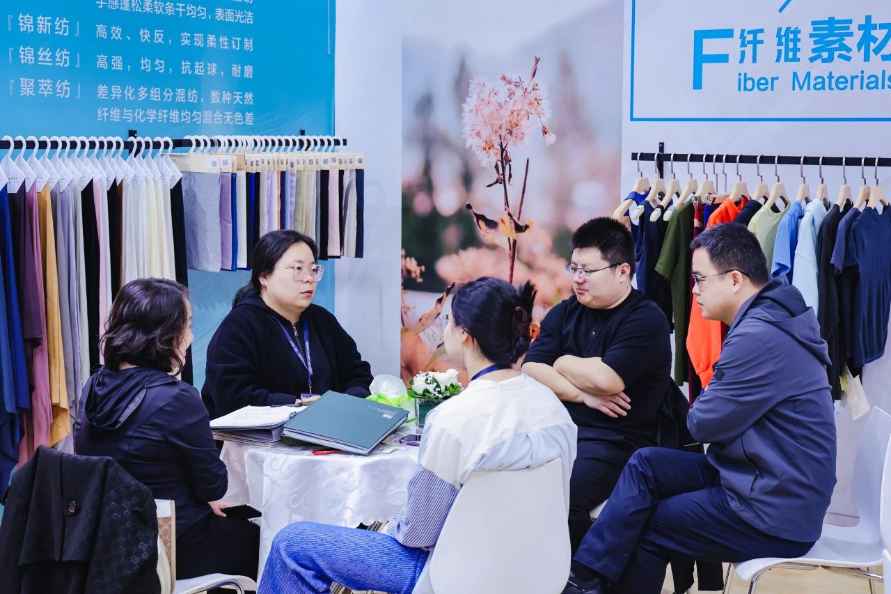 潮涌鵬城，開啟時(shí)尚 &ldquo;超鏈接&rdquo;丨第30屆FASHION SOURCE時(shí)尚之源深圳展、AW25深圳原創(chuàng)時(shí)裝周盛大啟幕