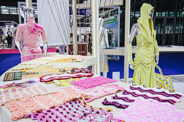 潮涌鵬城，開啟時(shí)尚 &ldquo;超鏈接&rdquo;丨第30屆FASHION SOURCE時(shí)尚之源深圳展、AW25深圳原創(chuàng)時(shí)裝周盛大啟幕