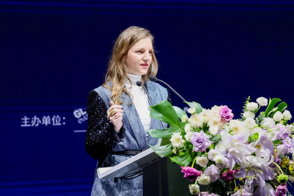 潮涌鵬城，開啟時(shí)尚 &ldquo;超鏈接&rdquo;丨第30屆FASHION SOURCE時(shí)尚之源深圳展、AW25深圳原創(chuàng)時(shí)裝周盛大啟幕