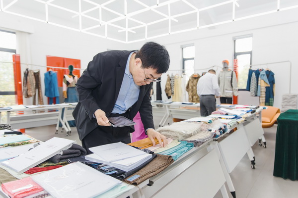 挖掘創(chuàng)新人才，激發(fā)產(chǎn)業(yè)活力！&ldquo;第十屆（2025年）十佳紡織面料設(shè)計(jì)師及培養(yǎng)先進(jìn)單位評選&rdquo;評審會于柯橋舉行