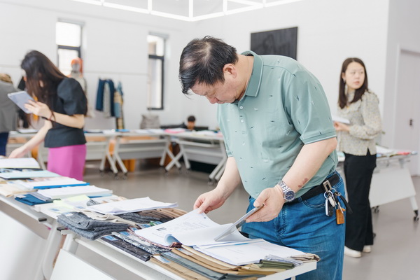 挖掘創(chuàng)新人才，激發(fā)產(chǎn)業(yè)活力！&ldquo;第十屆（2025年）十佳紡織面料設(shè)計(jì)師及培養(yǎng)先進(jìn)單位評選&rdquo;評審會于柯橋舉行