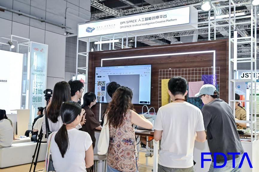 從數(shù)據(jù)決策到虛擬織布，數(shù)字時尚創(chuàng)新空間貫通紡織全鏈數(shù)智升級！