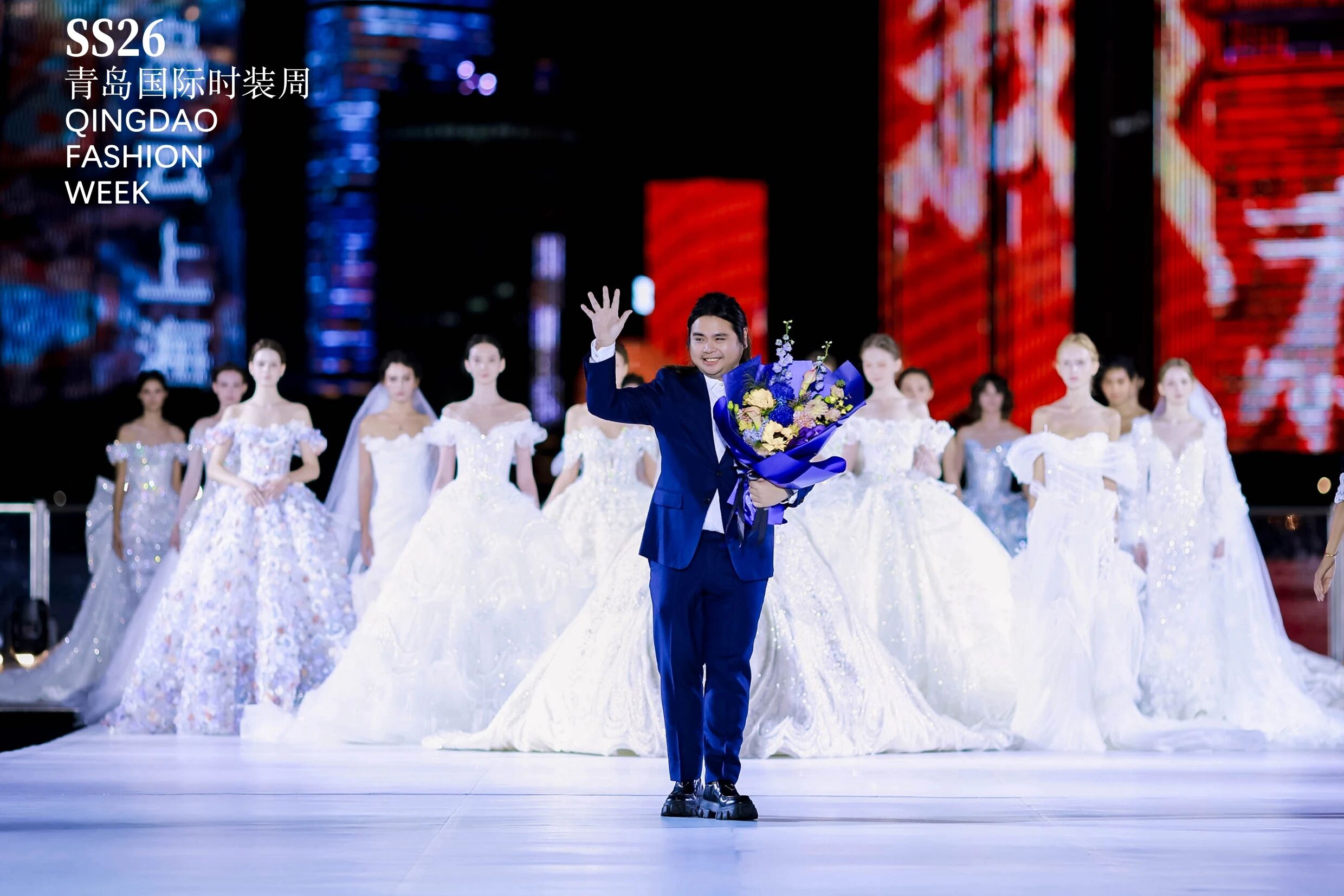 潮涌浮山灣畔 時(shí)尚綺夢(mèng)啟航--2025中國(guó)（青島）國(guó)際時(shí)裝周盛大啟幕！