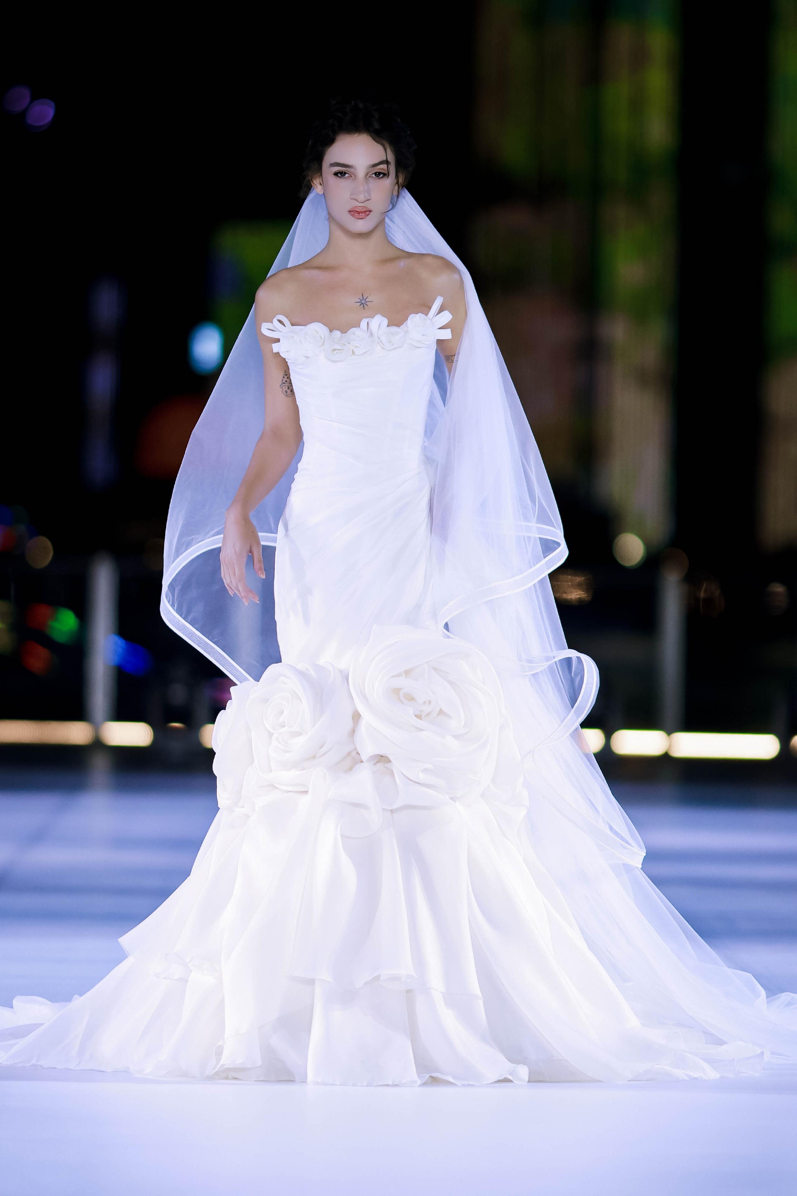 潮涌浮山灣畔 時(shí)尚綺夢(mèng)啟航--2025中國(guó)（青島）國(guó)際時(shí)裝周盛大啟幕！