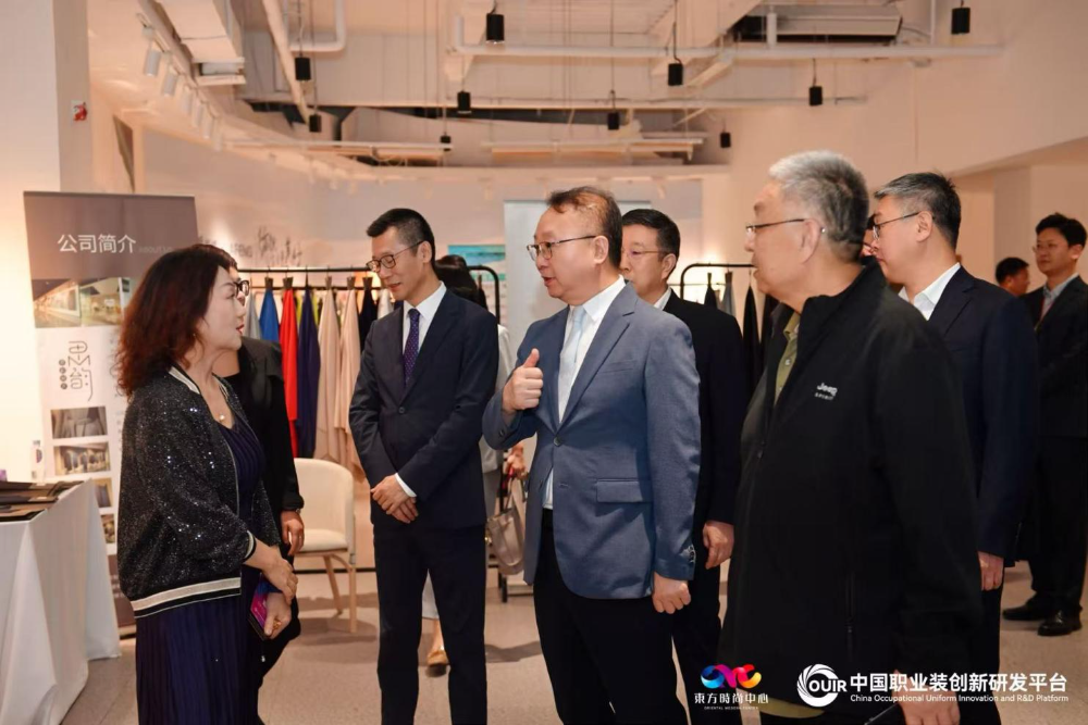 聚焦全民國防教育作訓服與海上功能服，第二屆中國職業(yè)裝創(chuàng)新大會在青島啟幕