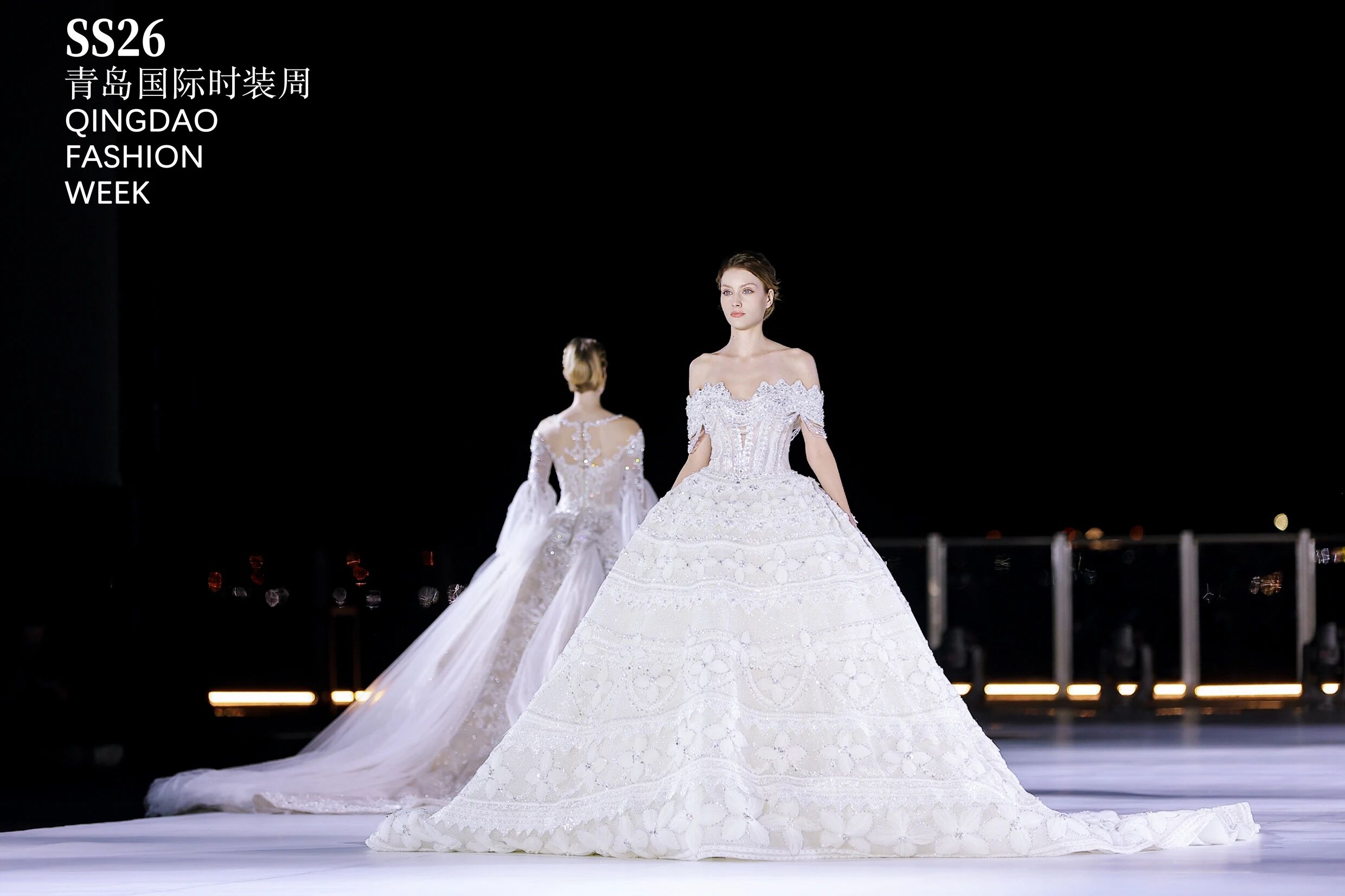 潮涌浮山灣畔 時(shí)尚綺夢(mèng)啟航--2025中國(guó)（青島）國(guó)際時(shí)裝周盛大啟幕！